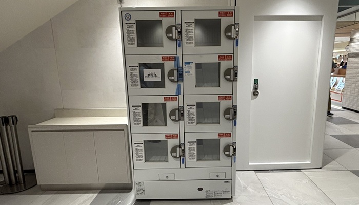 西武池袋本店の冷蔵食品ロッカー