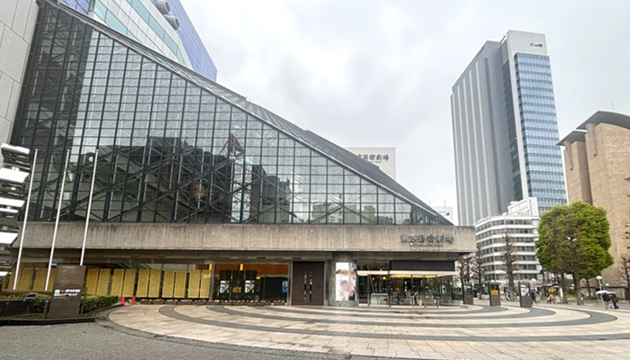 東京芸術劇場の外観